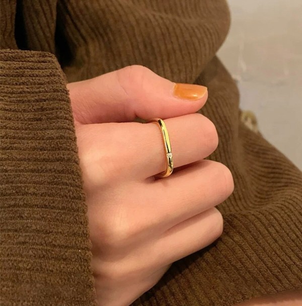 Anillos de diamantes de imitación con incrustaciones de acero de titanio y círculo de estilo simple