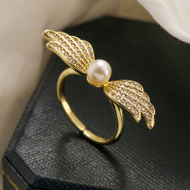 Anillo abierto de circonita con perlas artificiales con incrustaciones de cobre con alas de moda de 1 pieza