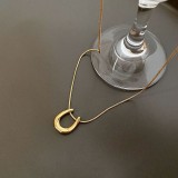 Collar colgante chapado en oro de acero titanio con forma de U de estilo simple a granel