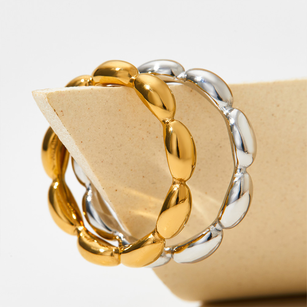 Anillos chapados en oro de titanio con revestimiento de acero de color sólido de estilo simple