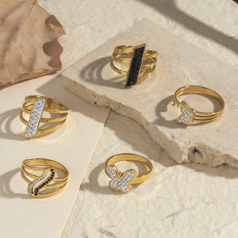 Anillos de diamantes de imitación chapados en oro de 18K de acero inoxidable con mariposa geométrica estilo IG a granel