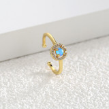 Elegante anillo abierto geométrico con incrustaciones de cobre y ópalo y circonita