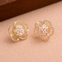 1 par de pendientes chapados en oro de 14K con incrustaciones de flores dulces estilo IG, circonita perla de cobre