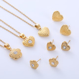Estilo simple Flor en forma de corazón Chapado en acero inoxidable Circón Pendientes chapados en oro de 18 quilates Conjunto de joyas y collar