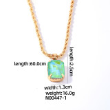 Collar con colgante de circón con incrustaciones de cobre rectangular de estilo simple