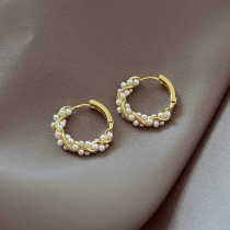 Pendientes de aro de perlas artificiales con incrustaciones de cobre redondas de estilo simple, 1 par