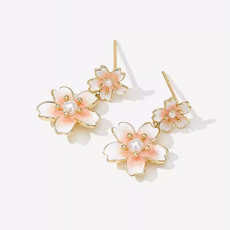 1 par de pendientes colgantes de perlas de cobre con incrustaciones de flores de estilo simple