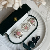 Pendientes de anillos de piedras preciosas artificiales con incrustaciones de cobre de margarita retro
