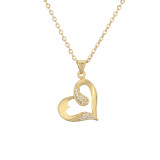 Collar con colgante chapado en oro con incrustaciones de cobre y forma de corazón cruzado estilo Simple IG