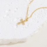 Collar con colgante chapado en oro blanco chapado en oro de 14 quilates con incrustaciones de cobre infinito y cruz de estilo simple y elegante