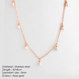 Collar elegante con revestimiento de perlas de imitación de acero inoxidable de color sólido