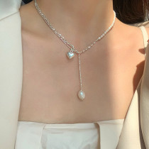 Collar de patchwork de cobre con perlas de imitación geométricas elegantes