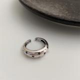 Anillo abierto con baño de cobre y estrella retro