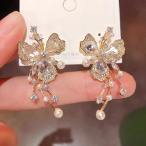 1 par de pendientes colgantes de diamantes artificiales de cobre con incrustaciones de mariposa estilo hada
