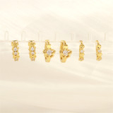 1 par de pendientes chapados en oro de 18K con incrustaciones de mariposa y forma de corazón redondo de estilo Simple