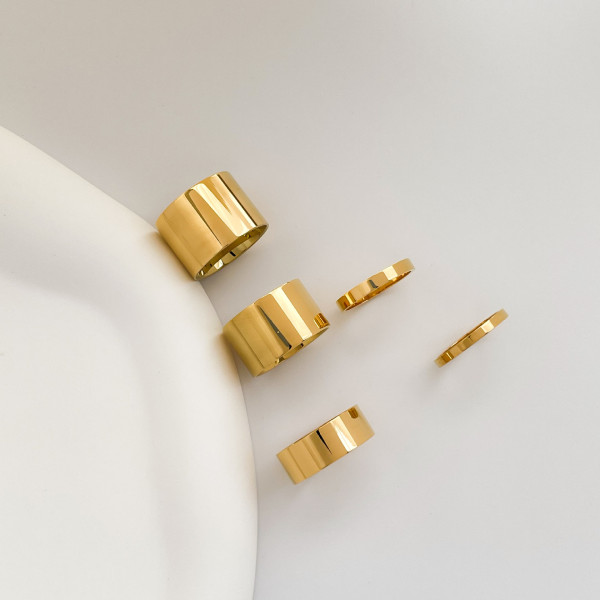 Anillos chapados en oro de titanio con revestimiento de acero de color sólido de estilo simple