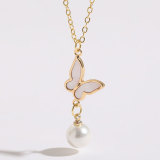 1 pieza de collar con colgante chapado en oro de 14K con incrustaciones de perlas de cobre y mariposa de estrella de estilo coreano