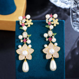 Pendientes colgantes chapados en plata y chapado en rodio, perlas artificiales de cobre con incrustaciones de flores elegantes, 1 par
