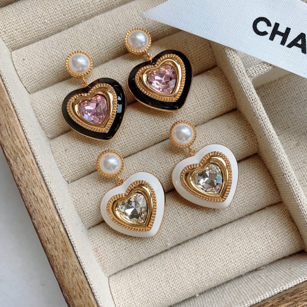 1 par de pendientes colgantes con diamantes de imitación de cobre con incrustaciones en forma de corazón estilo IG