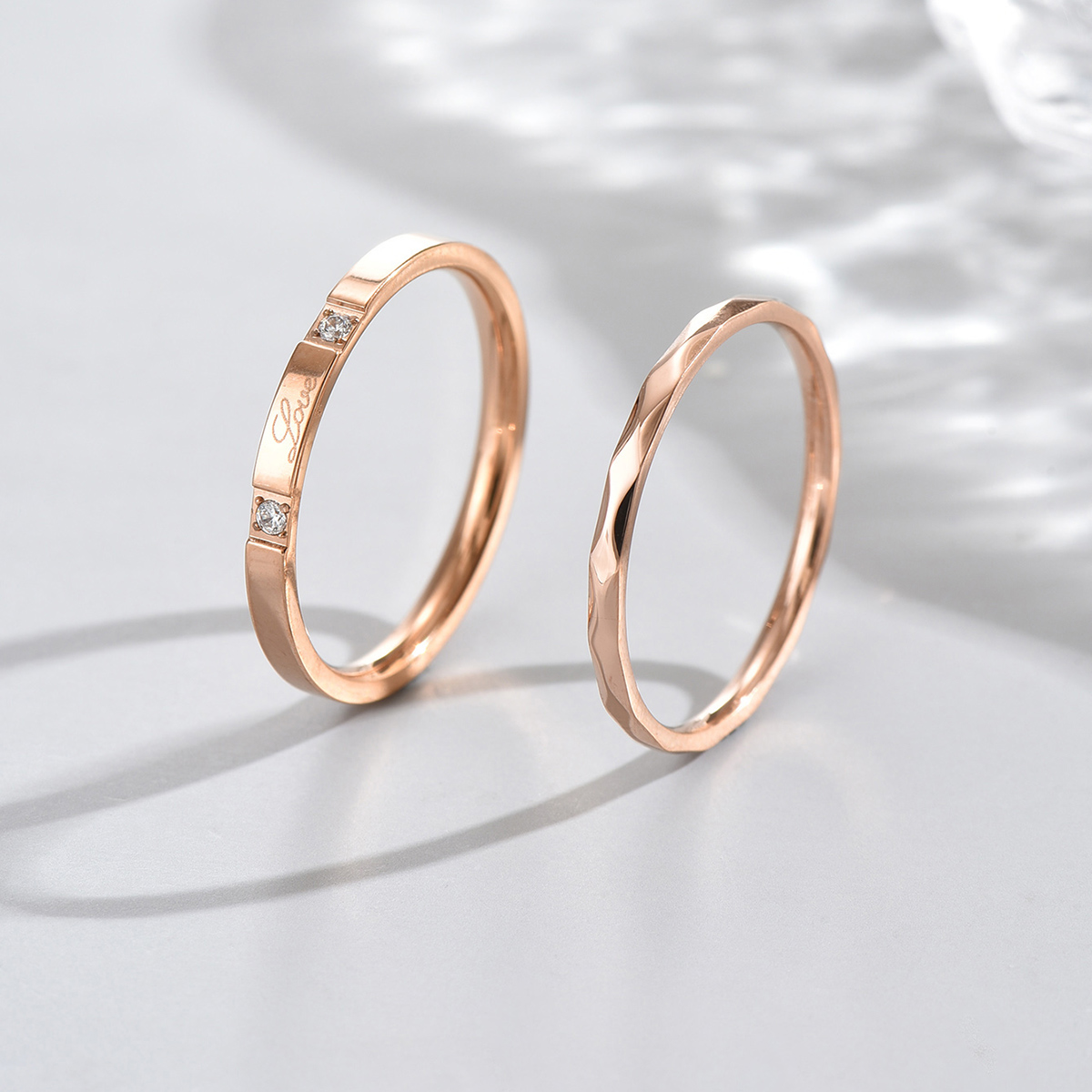Venta al por mayor, 2 piezas, elegantes anillos de circonio chapados en oro rosa de acero inoxidable con círculo de estilo francés