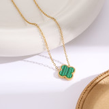 Collar con colgante chapado en oro de 18 quilates con incrustaciones de acero inoxidable con trébol de cuatro hojas dulce para mujer
