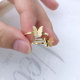 Anillos de chapado de acero de titanio de mariposa dulce