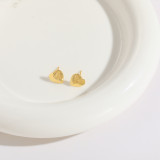 1 par de pendientes colgantes chapados en oro de 14 quilates con incrustaciones de cobre y forma de corazón de estilo clásico