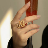 Anillo abierto de piedras preciosas artificiales con incrustaciones de cobre de serpiente de estilo moderno