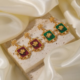 1 par de pendientes colgantes chapados en oro de 18 quilates con incrustaciones de esmalte rosa Chinoiserie Commute y perlas artificiales de cobre