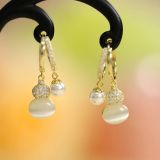 1 par de pendientes colgantes de circonita con perlas artificiales de cobre con incrustaciones de nudo de lazo de flores geométricas elegantes para mujer