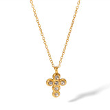 Collar de pendientes chapado en oro de 18 quilates con incrustaciones de acero inoxidable y cruz elegante