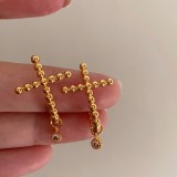 1 par de pendientes colgantes chapados en oro de 18 quilates con diamantes de imitación de cobre chapados en cruz de estilo simple