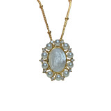 Collar de concha de perlas artificiales con incrustaciones de cobre de la Virgen María de moda 1 pieza