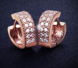 1 par de pendientes de circonita de cobre con incrustaciones de mariposa y flor en forma de corazón de estilo Simple
