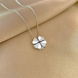 Collar con colgante de diamantes de imitación con incrustaciones de perlas de cobre y acero titanio y mariposa, flor a la moda, 1 pieza