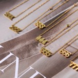 Collar chapado en oro con incrustaciones de circonio y revestimiento de acero inoxidable con número de estilo simple informal