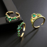 Anillo abierto geométrico de esmeralda y corazón con corona de circonio y microconjunto de oro de 18 quilates de cobre a la moda