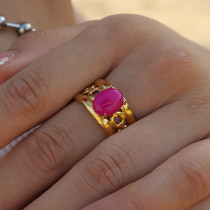 Anillos abiertos chapados en oro de 18K con incrustaciones de gemas ahuecadas con revestimiento de acero inoxidable ovalado informal estilo IG