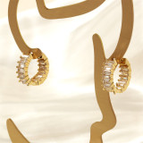 1 par de pendientes de aro chapados en oro de 18 quilates con incrustaciones cuadradas circulares de estilo sencillo
