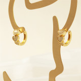 1 par de lujosos pendientes de aro chapados en oro de 18 quilates con incrustaciones de circonita de cobre y forma de corazón brillante