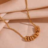 Collar con colgante chapado en oro de 18 quilates con revestimiento de acero inoxidable de color sólido de estilo simple