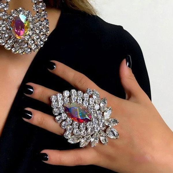 Anillos de piedras preciosas artificiales con incrustaciones de cobre con gotas de agua de estilo clásico