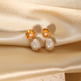 1 par de pendientes colgantes chapados en oro de 18K con incrustaciones de retrato Retro clásico con incrustaciones de perlas de imitación y circonita de cobre