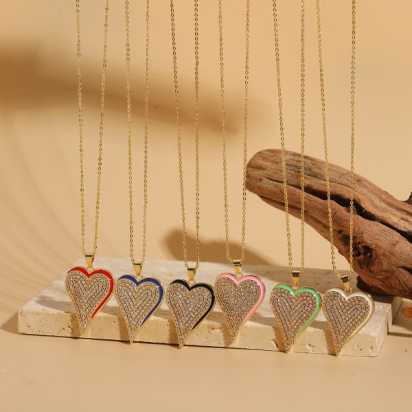 El oro clásico lujoso elegante del cobre 14K de la forma del corazón plateó el collar pendiente del Zircon a granel
