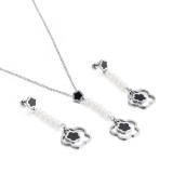 Collar De Pendientes De Perlas Artificiales Con Incrustaciones De Acero De Titanio De Flor De Moda 1 Juego