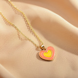 Collar con colgante chapado en oro chapado en esmalte de cobre con forma de corazón de estilo simple informal