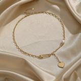 Collar con colgante chapado en oro de 18 quilates con revestimiento de perlas de cobre en forma de corazón de estilo simple IG