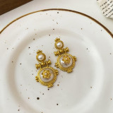 1 par de pendientes colgantes con diamantes de imitación y perlas artificiales de cobre con incrustaciones geométricas