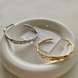 Pulseras de puño chapadas en oro con revestimiento de cobre redondo de estilo simple