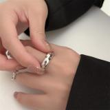 Anillo abierto con baño de cobre y estrella retro